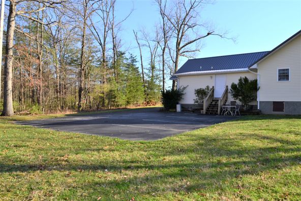 129 Walker Hill St, Crossville, TN 38555